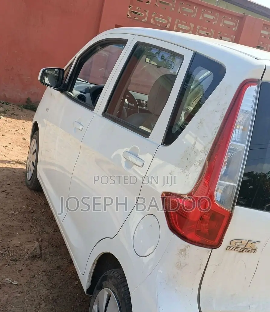 Mitsubishi EK Wagon 660 FWD 2015 White