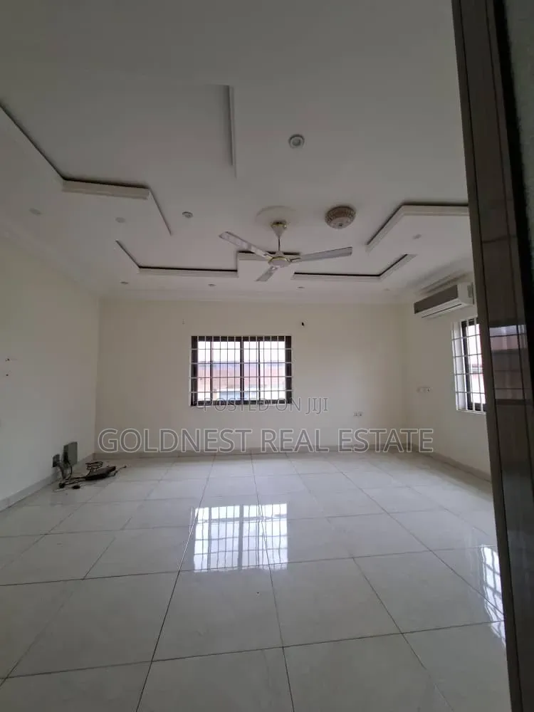 3bdrm Apartment in SDA Area for rent