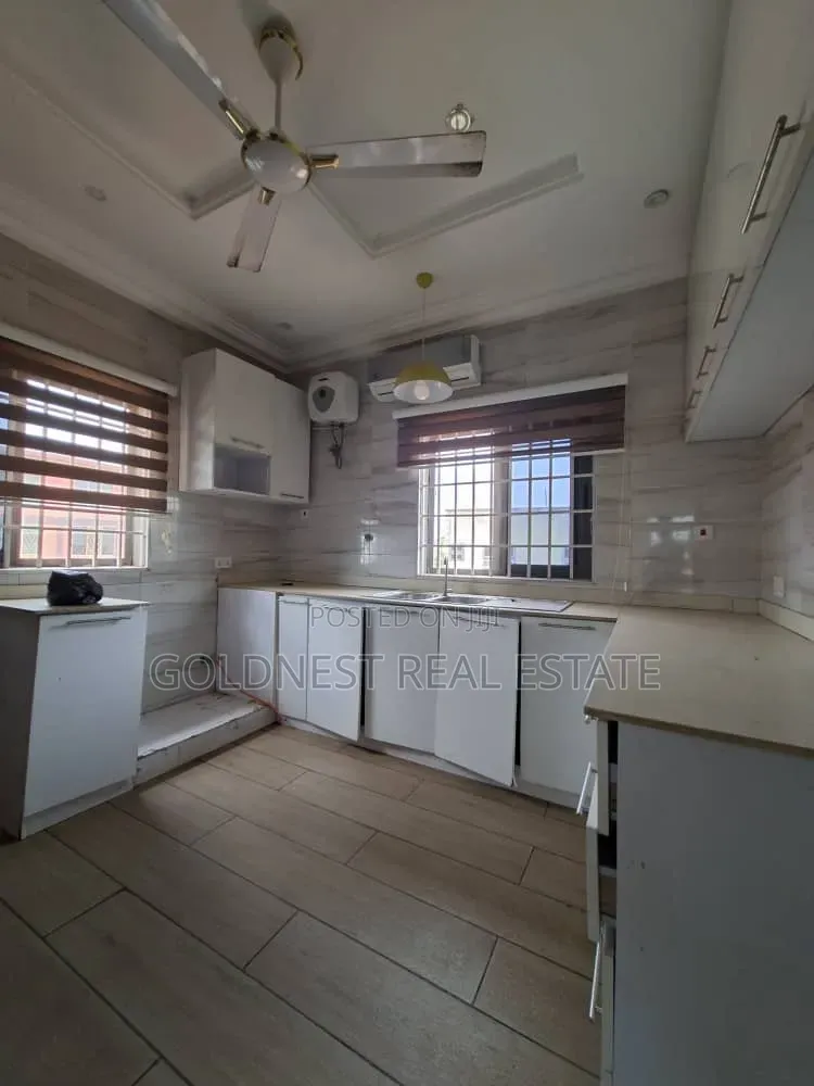 3bdrm Apartment in SDA Area for rent
