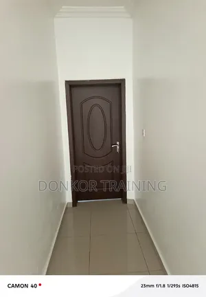 Furnished 3bdrm House in Redrow Estate, School Junction for rent