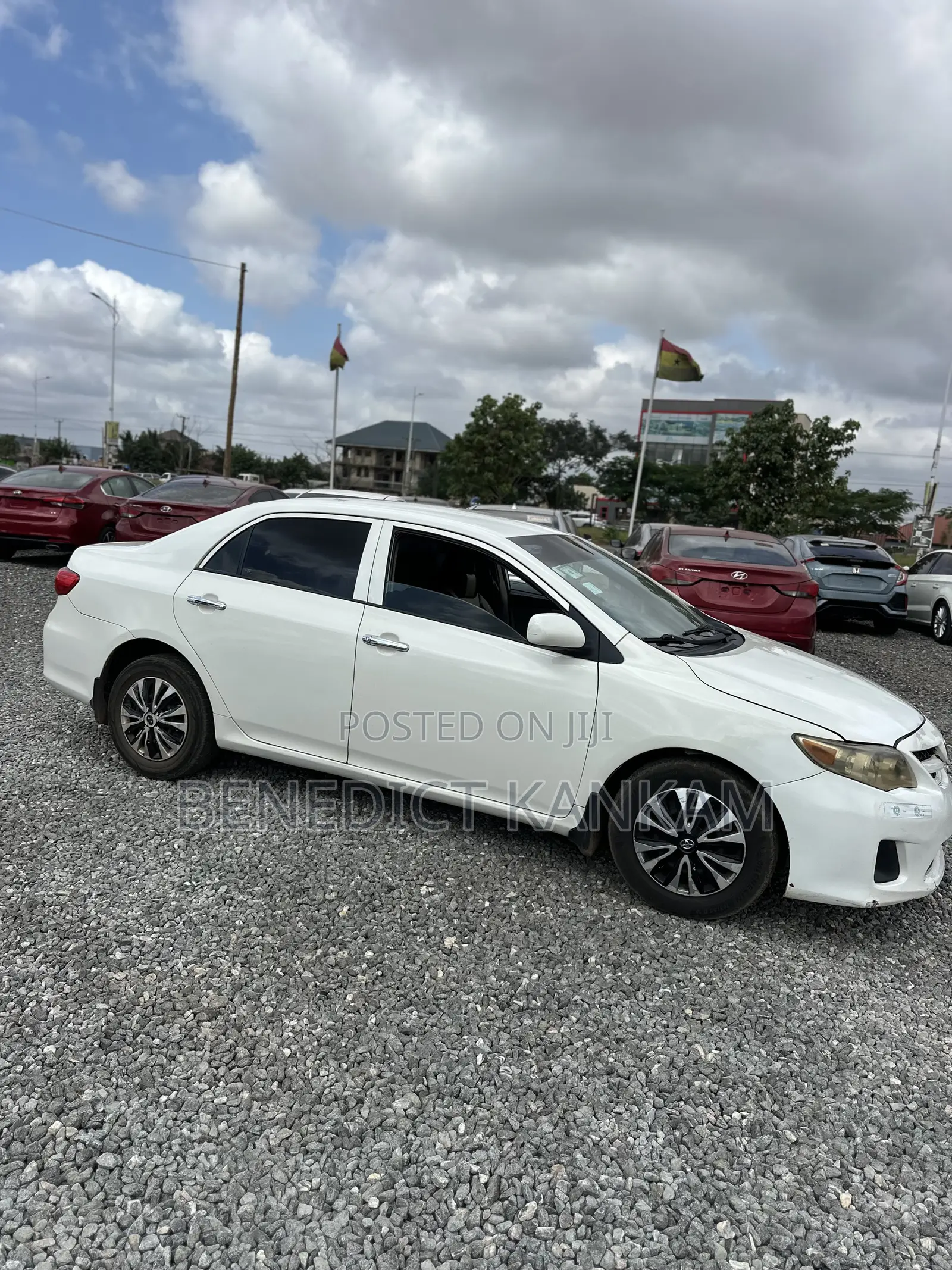 Toyota Corolla LE 4dr Sedan (1.8L 4cyl 4A) 2012 White
