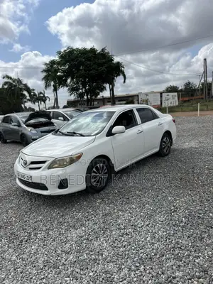 Toyota Corolla LE 4dr Sedan (1.8L 4cyl 4A) 2012 White