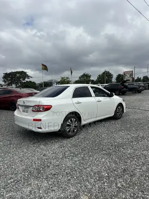 Toyota Corolla LE 4dr Sedan (1.8L 4cyl 4A) 2012 White