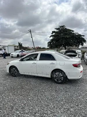 Toyota Corolla LE 4dr Sedan (1.8L 4cyl 4A) 2012 White
