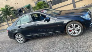 Mercedes-Benz C180 2009 Blue