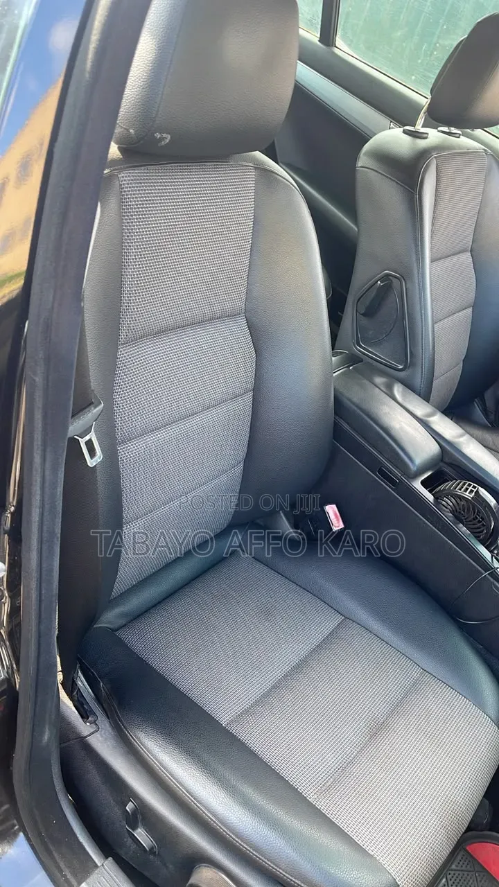 Mercedes-Benz C180 2009 Blue