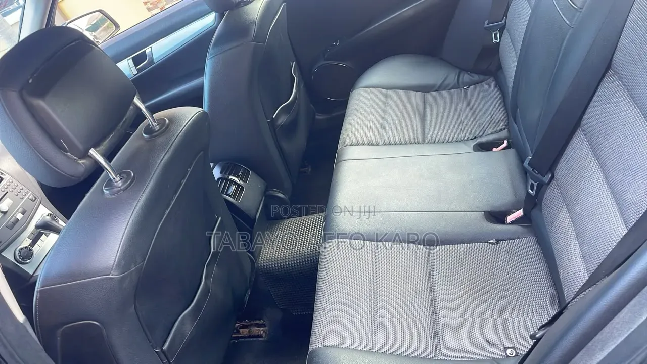 Mercedes-Benz C180 2009 Blue