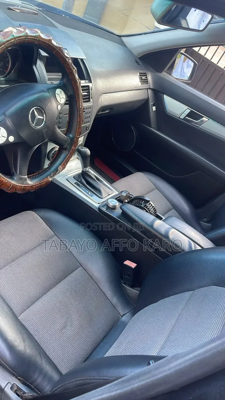 Mercedes-Benz C180 2009 Blue