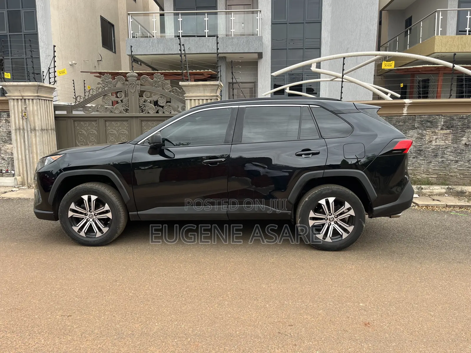 Toyota RAV4 LE 2021 Black