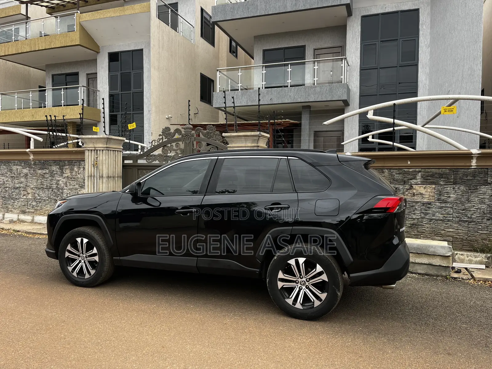 Toyota RAV4 LE 2021 Black