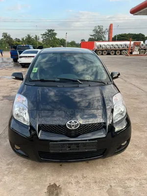 Toyota Vitz 2010 Black