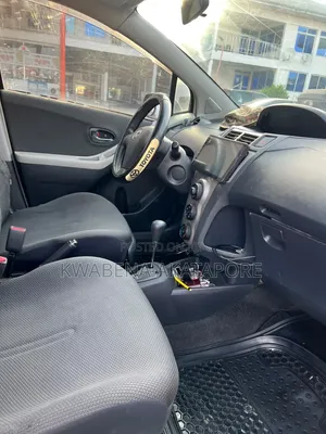 Toyota Vitz 2010 Black