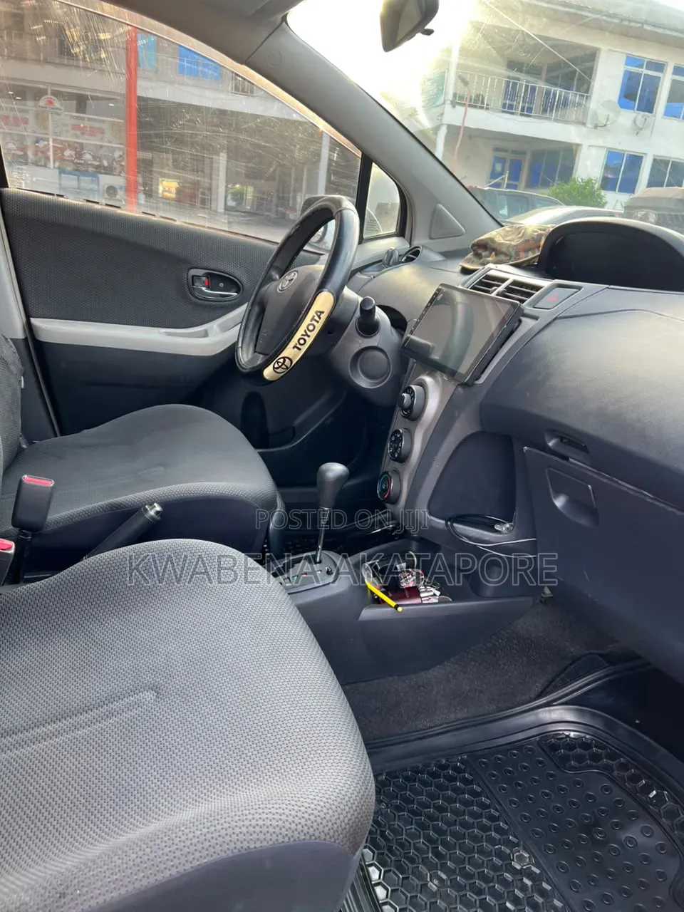 Toyota Vitz 2010 Black