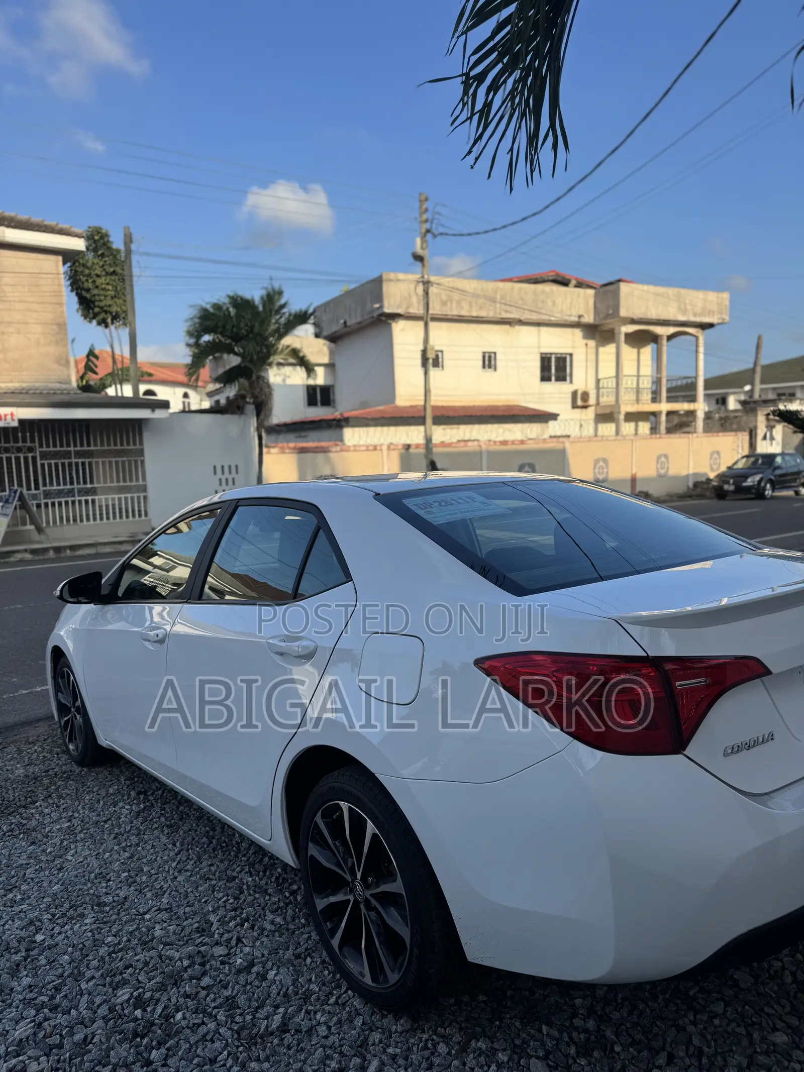 Toyota Corolla SE (1.8L 4cyl 2A) 2019 White