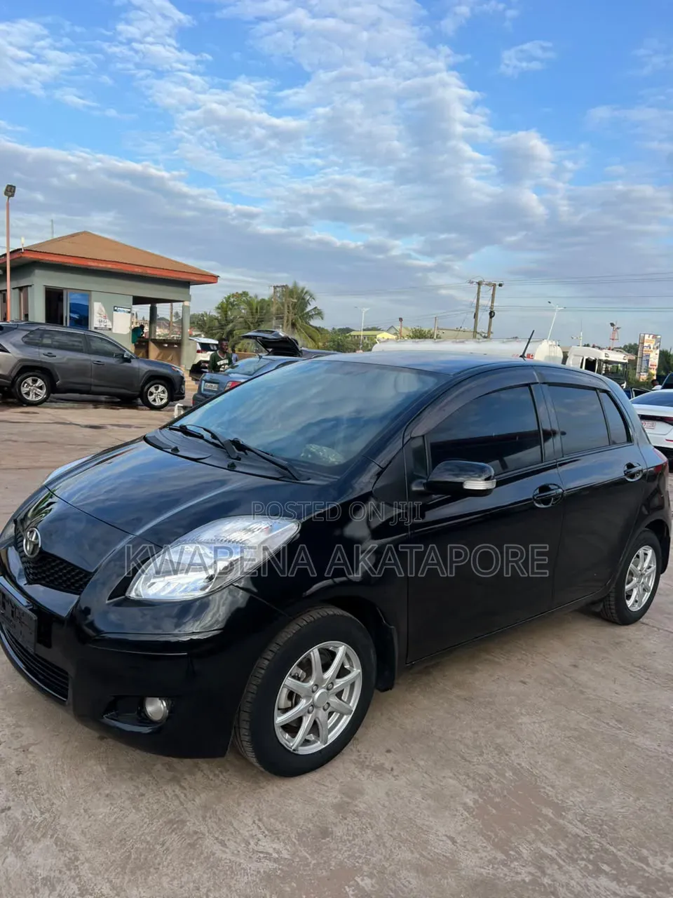 Toyota Vitz 2010 Black