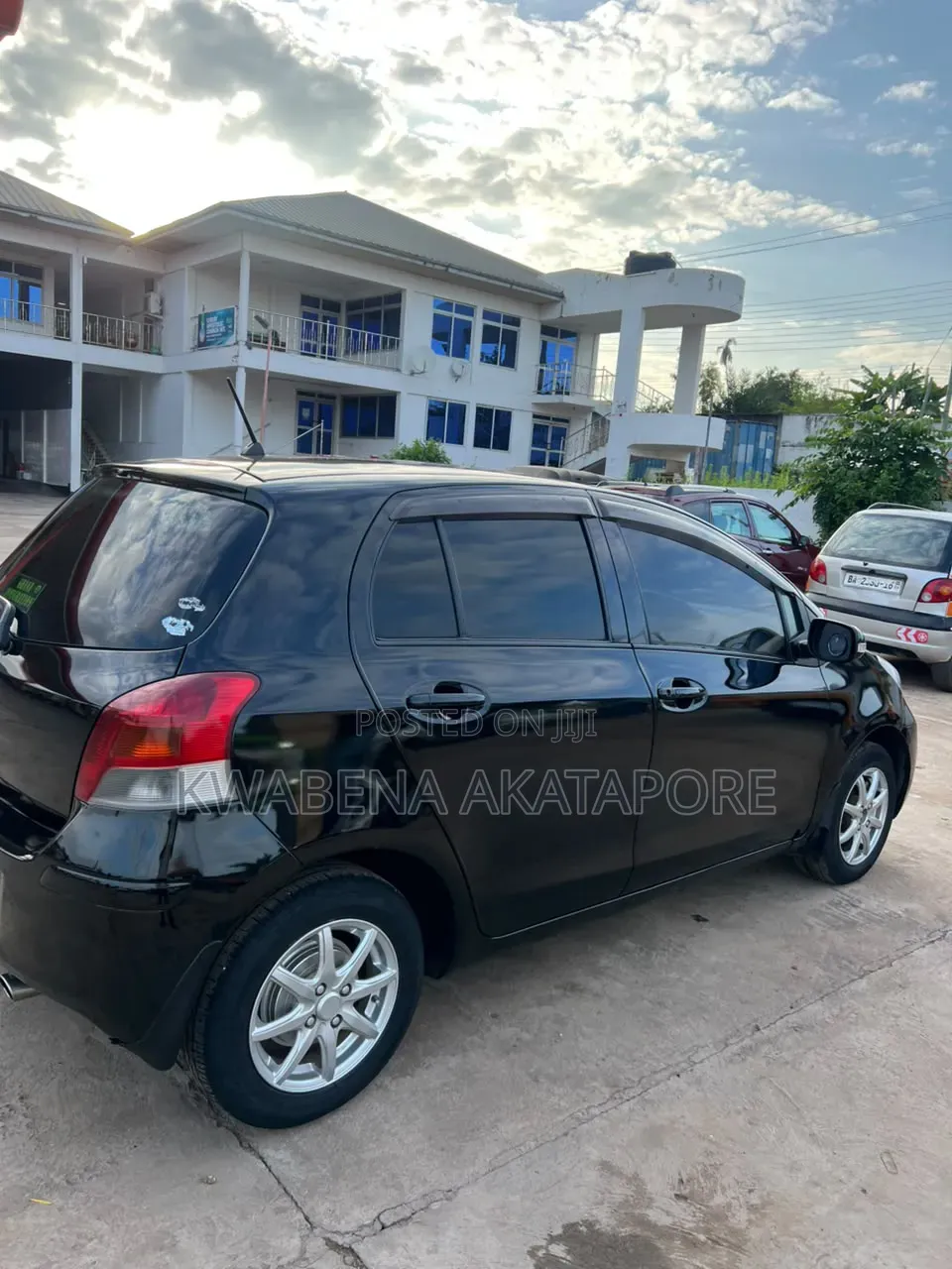 Toyota Vitz 2010 Black