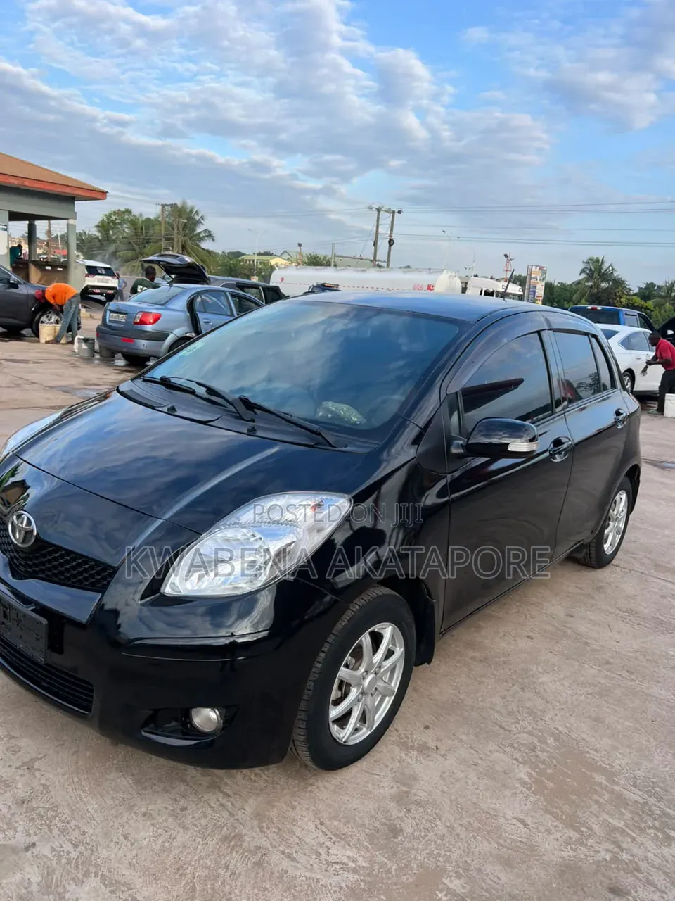 Toyota Vitz 2010 Black