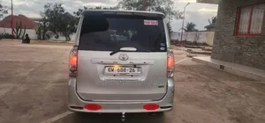Toyota Voxy V 2WD 8-Seater 2012 Silver