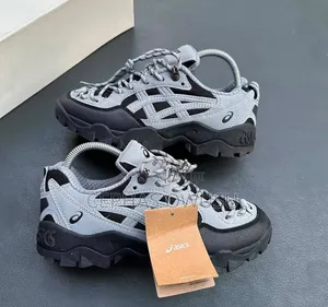 Asics Gel-Pickas Sneakers