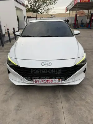 Hyundai Elantra Limited 2021 White