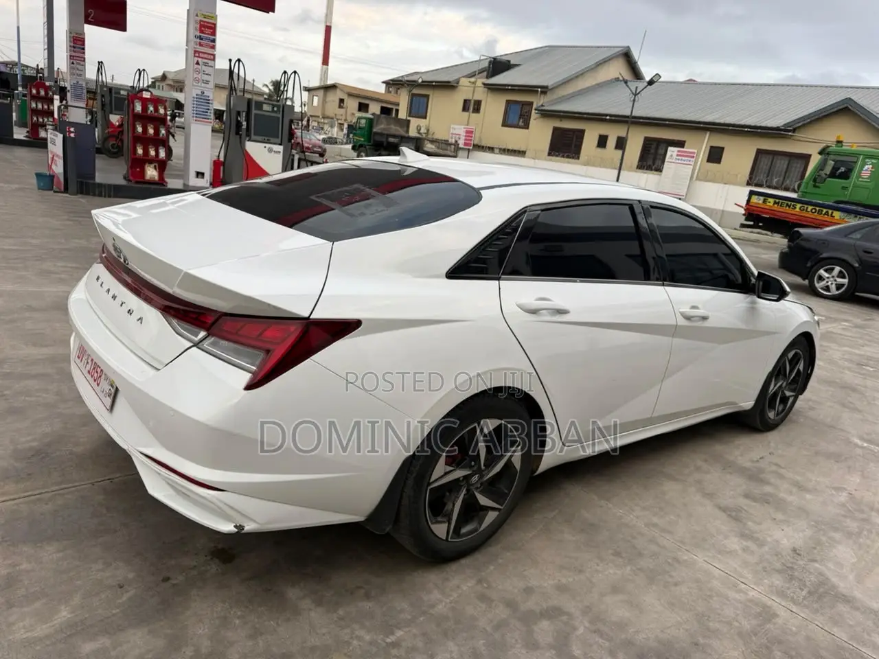 Hyundai Elantra Limited 2021 White