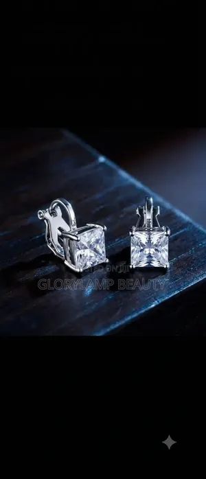 Classic Solitaire Cubic Zirconia Clip-on Earrings – Non-Pierced Studs