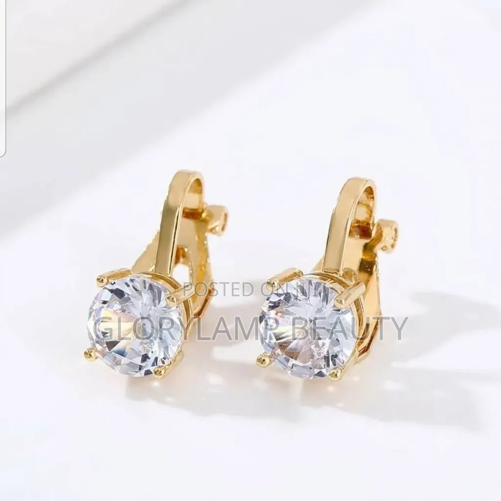 Classic Solitaire Cubic Zirconia Clip-on Earrings – Non-Pierced Studs