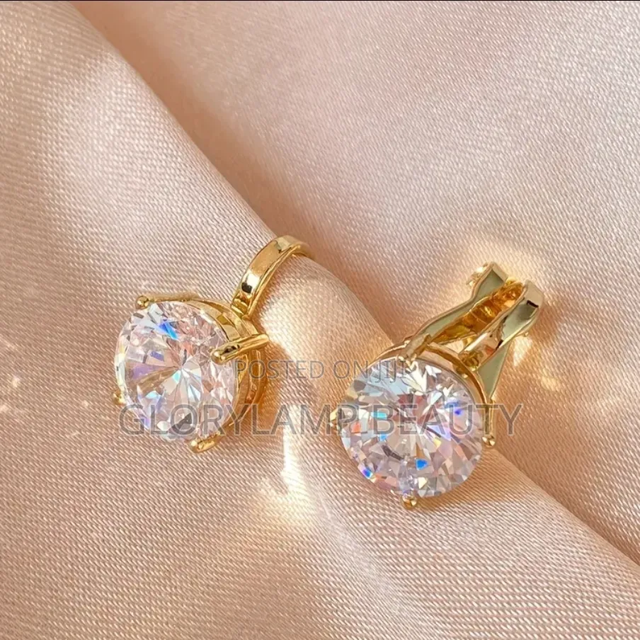 Classic Solitaire Cubic Zirconia Clip-on Earrings – Non-Pierced Studs