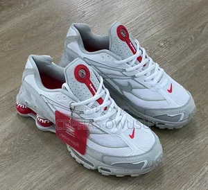 Nike Shox R4 Sneakers