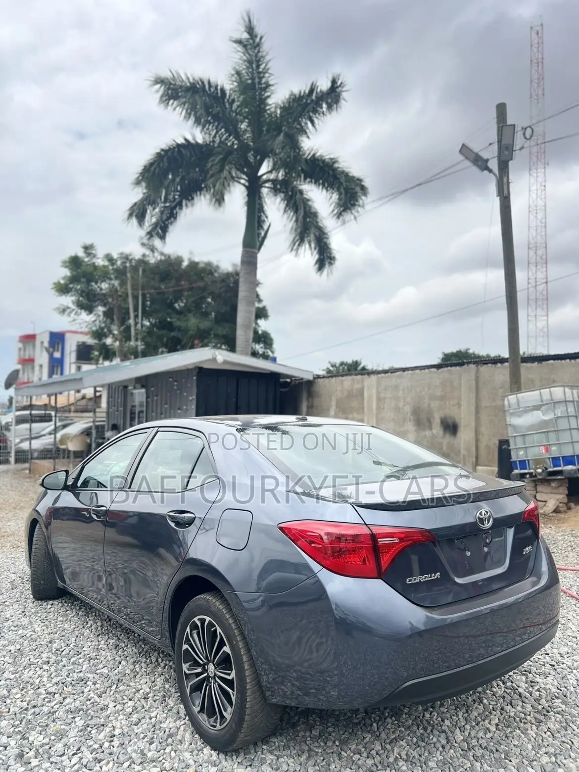 Toyota Corolla XSE 4dr Sedan (1.8L 4cyl CVT) 2017 Gray