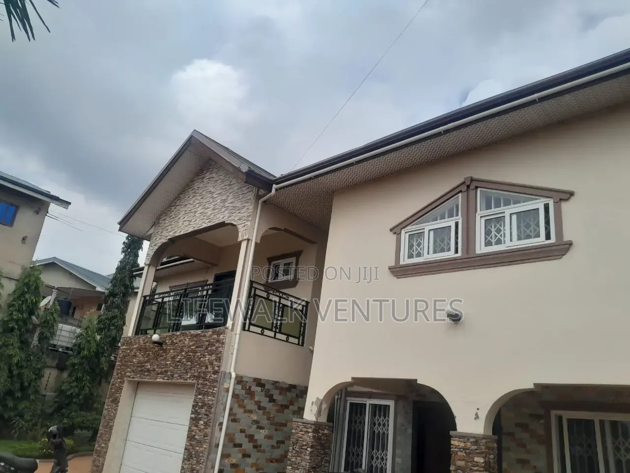 Furnished 7bdrm House in School Junction for rent