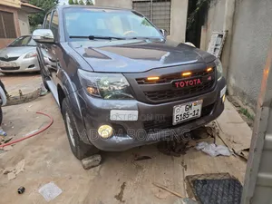 Toyota Hilux 2012 White