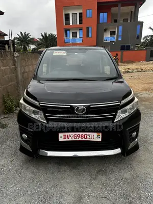 Toyota Voxy 2014 Black