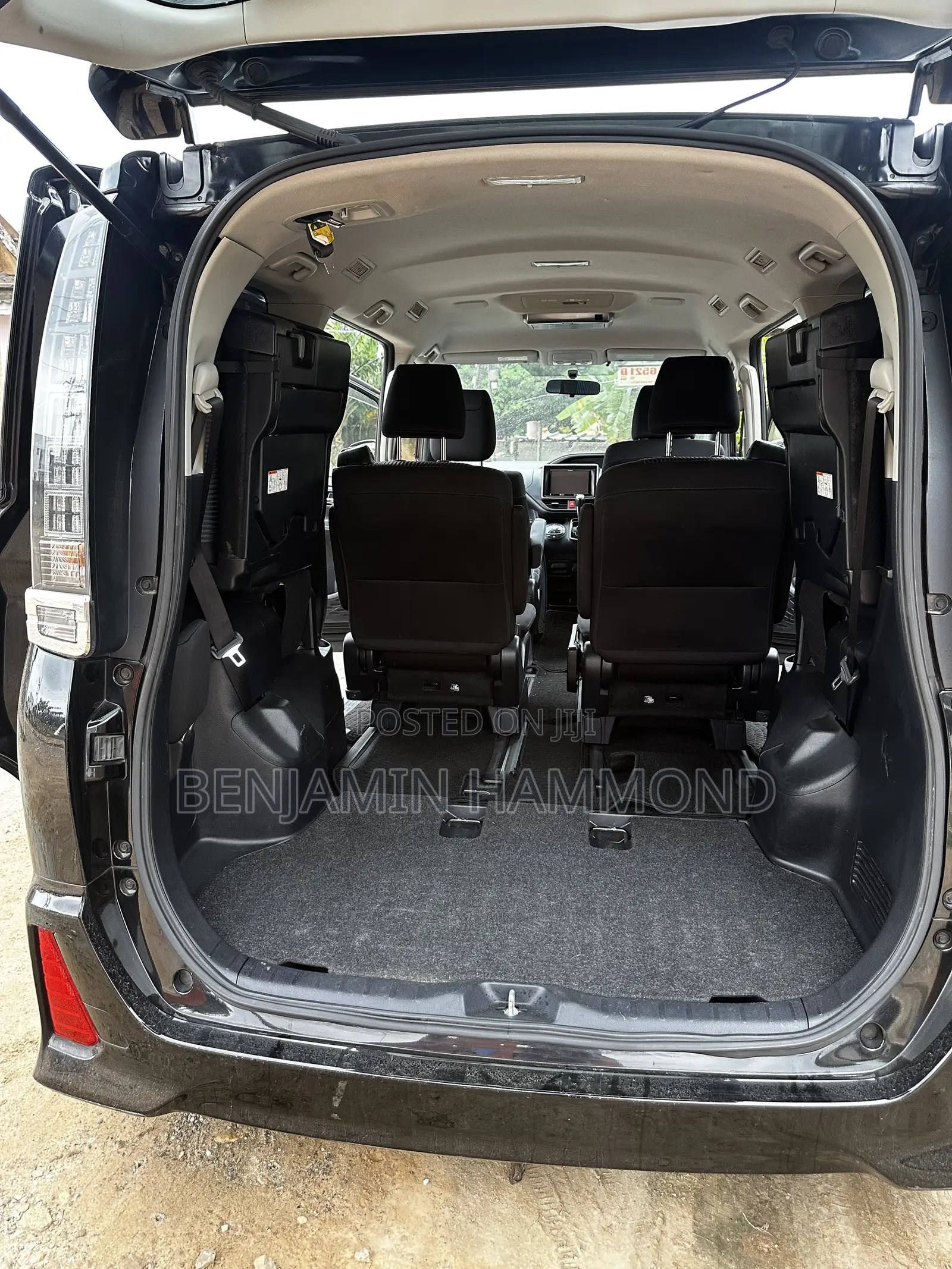 Toyota Voxy 2014 Black