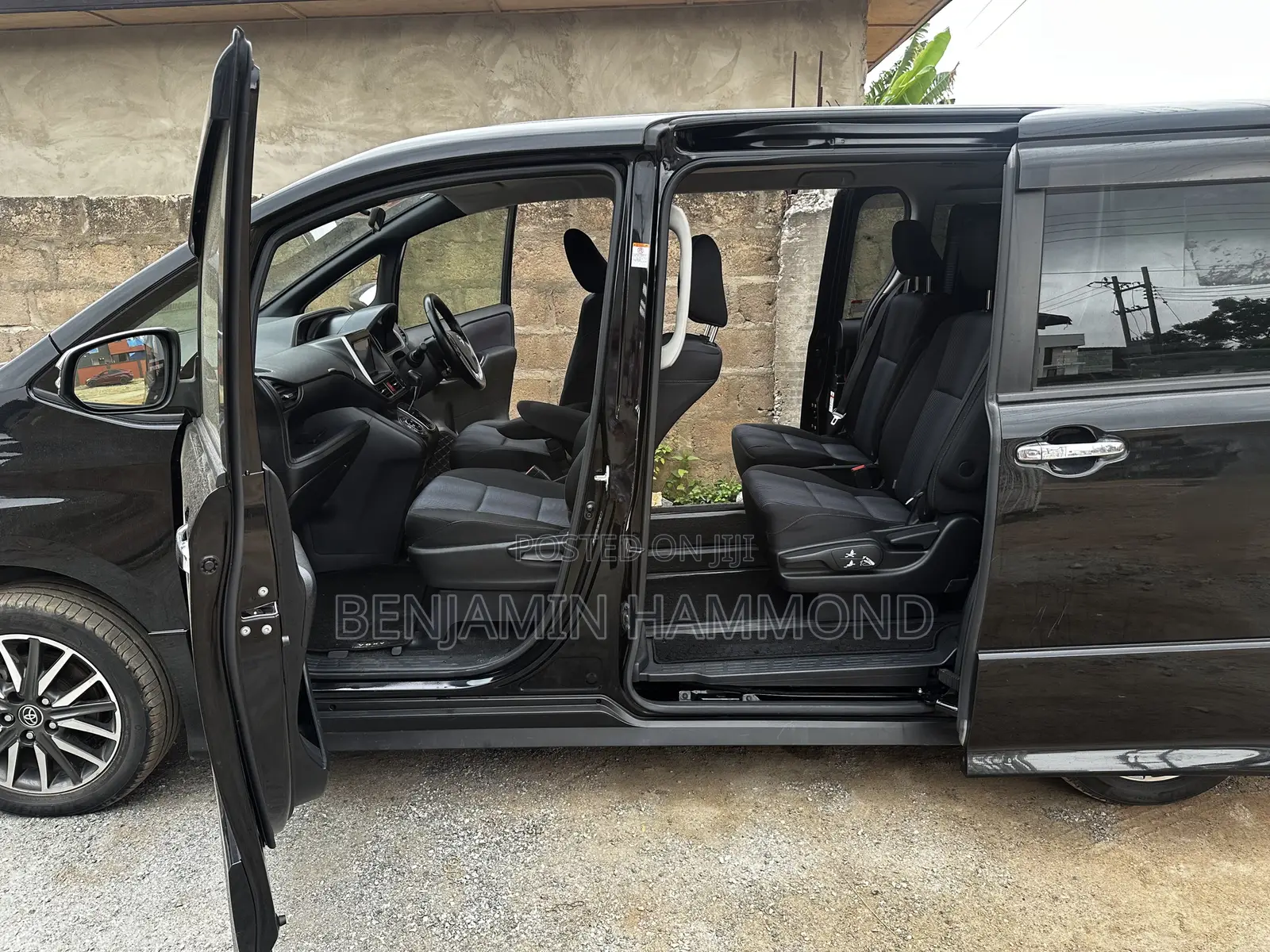 Toyota Voxy 2014 Black
