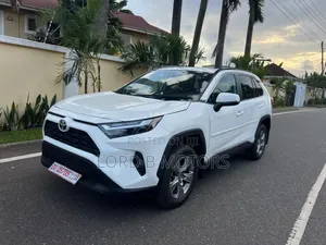 Toyota RAV4 2024 White