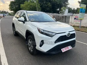 Toyota RAV4 2024 White