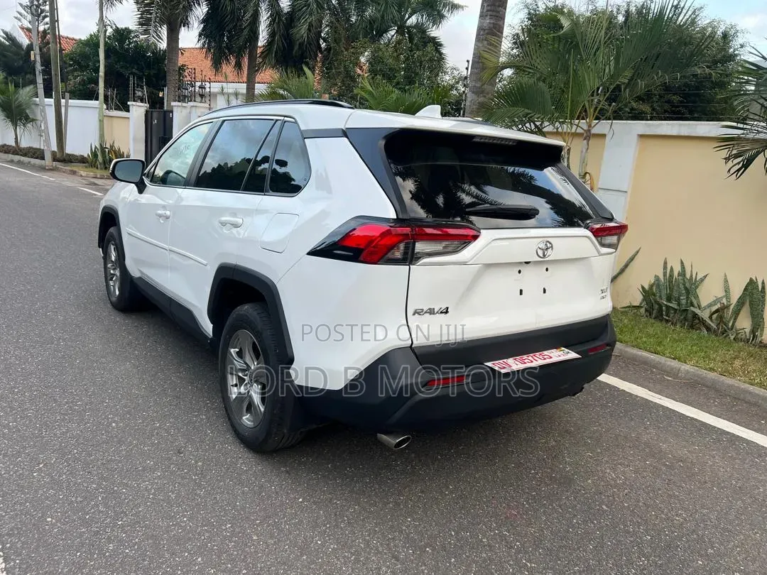 Toyota RAV4 2024 White