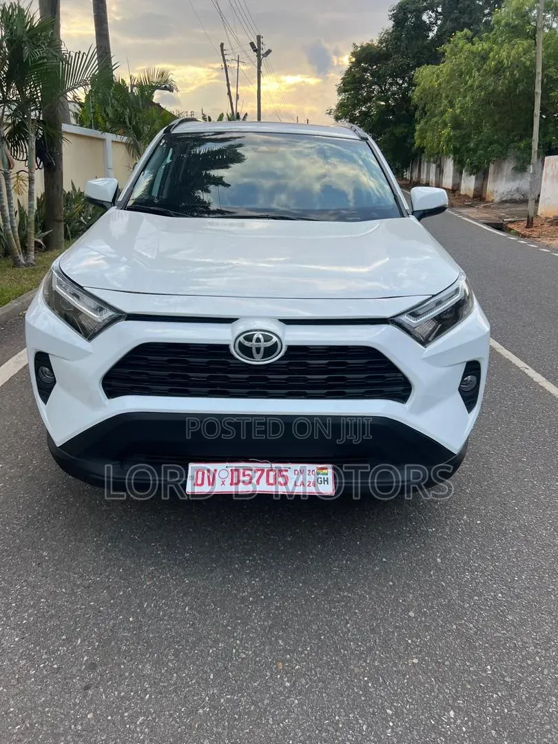 Toyota RAV4 2024 White
