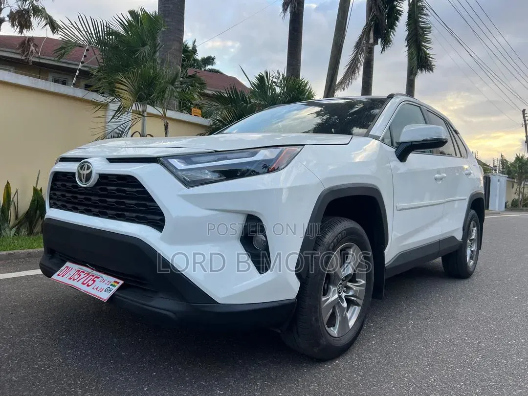 Toyota RAV4 2024 White