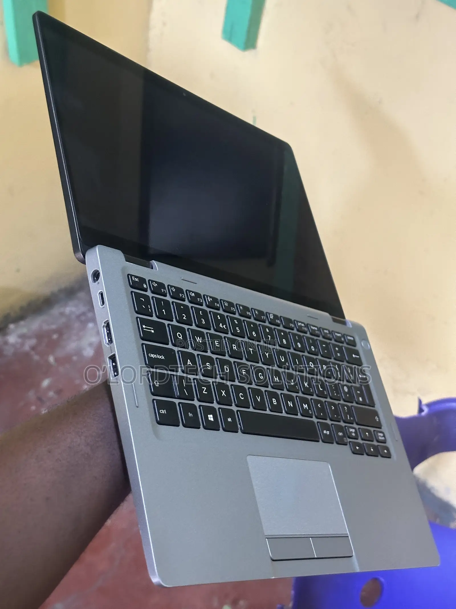 Laptop Dell Latitude 5300 2-in-1 16GB Intel Core i7 SSD 256GB