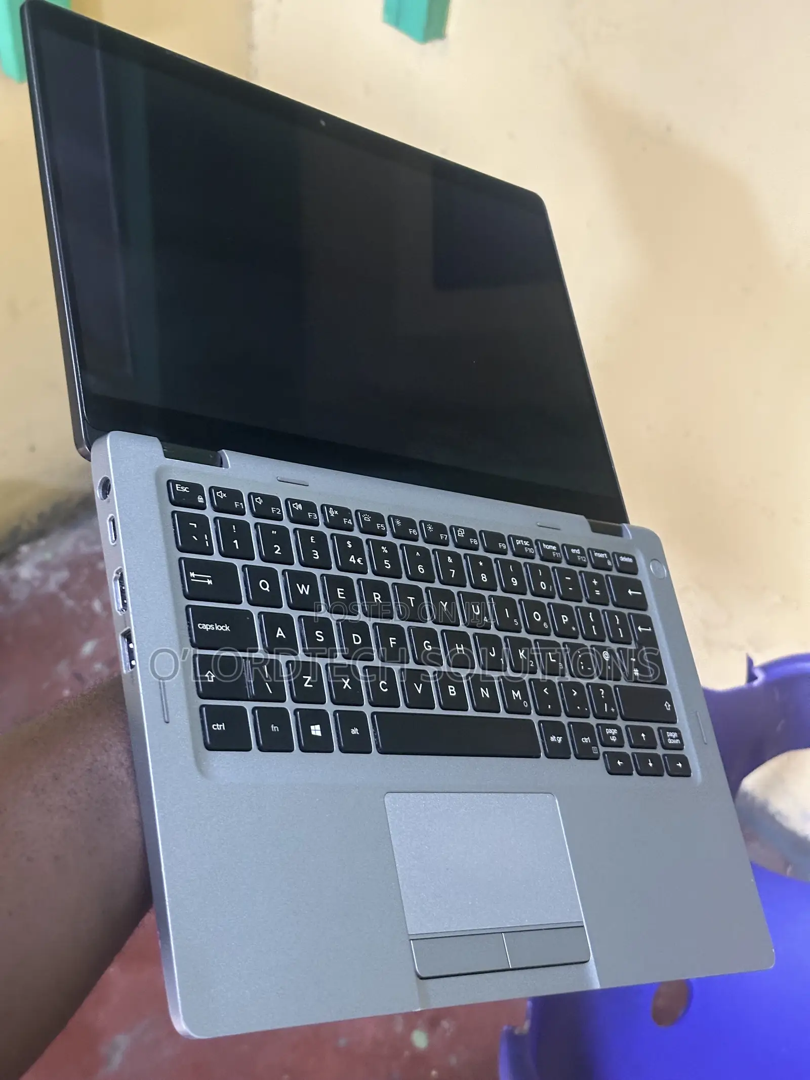 Laptop Dell Latitude 5300 2-in-1 16GB Intel Core i7 SSD 256GB