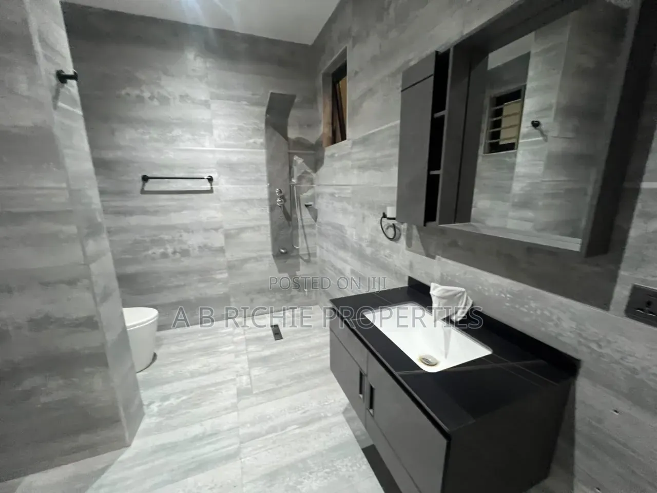 5bdrm Townhouse/Terrace in Ab Richie Properties, Police Station