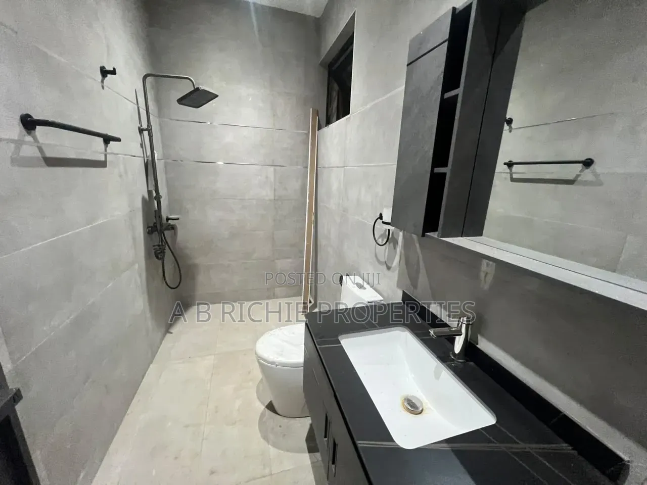 5bdrm Townhouse/Terrace in Ab Richie Properties, Police Station