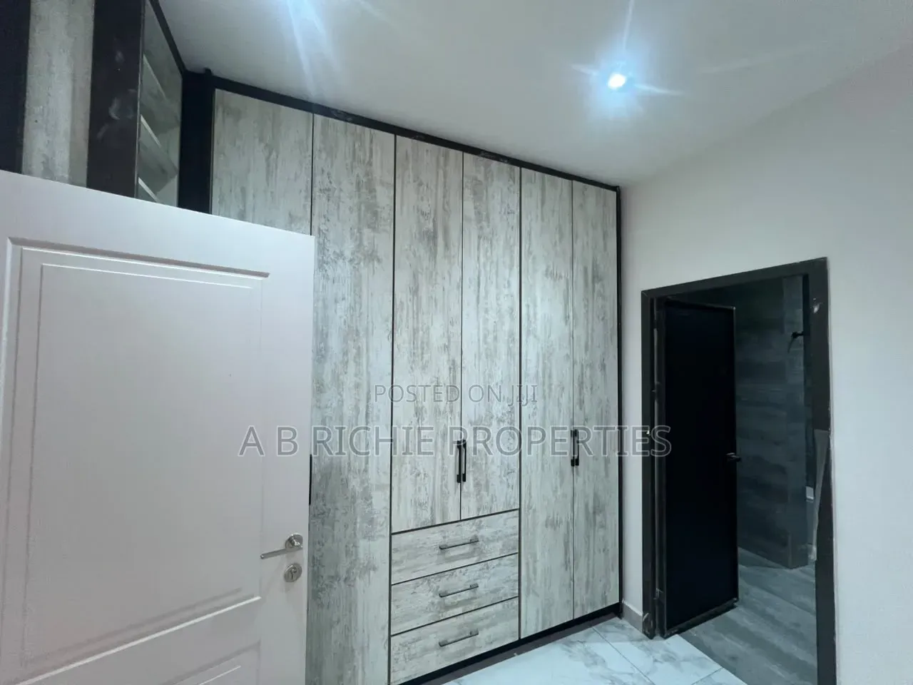 5bdrm Townhouse/Terrace in Ab Richie Properties, Police Station