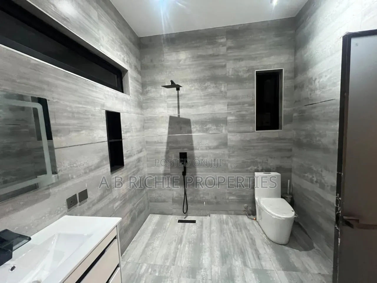 5bdrm Townhouse/Terrace in Ab Richie Properties, Police Station