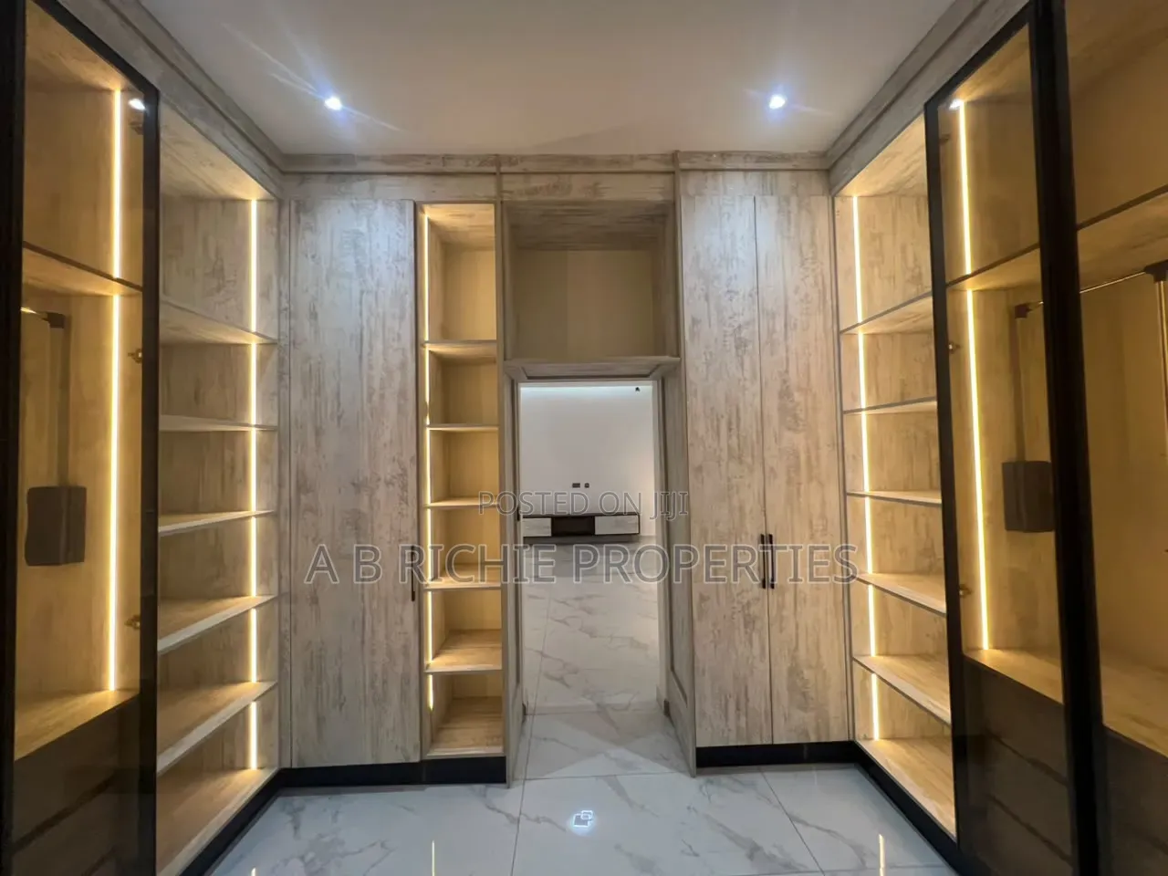 5bdrm Townhouse/Terrace in Ab Richie Properties, Police Station
