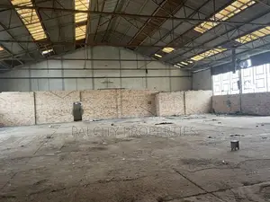 1,000 SQM Warehouse for Rent in Atonsu