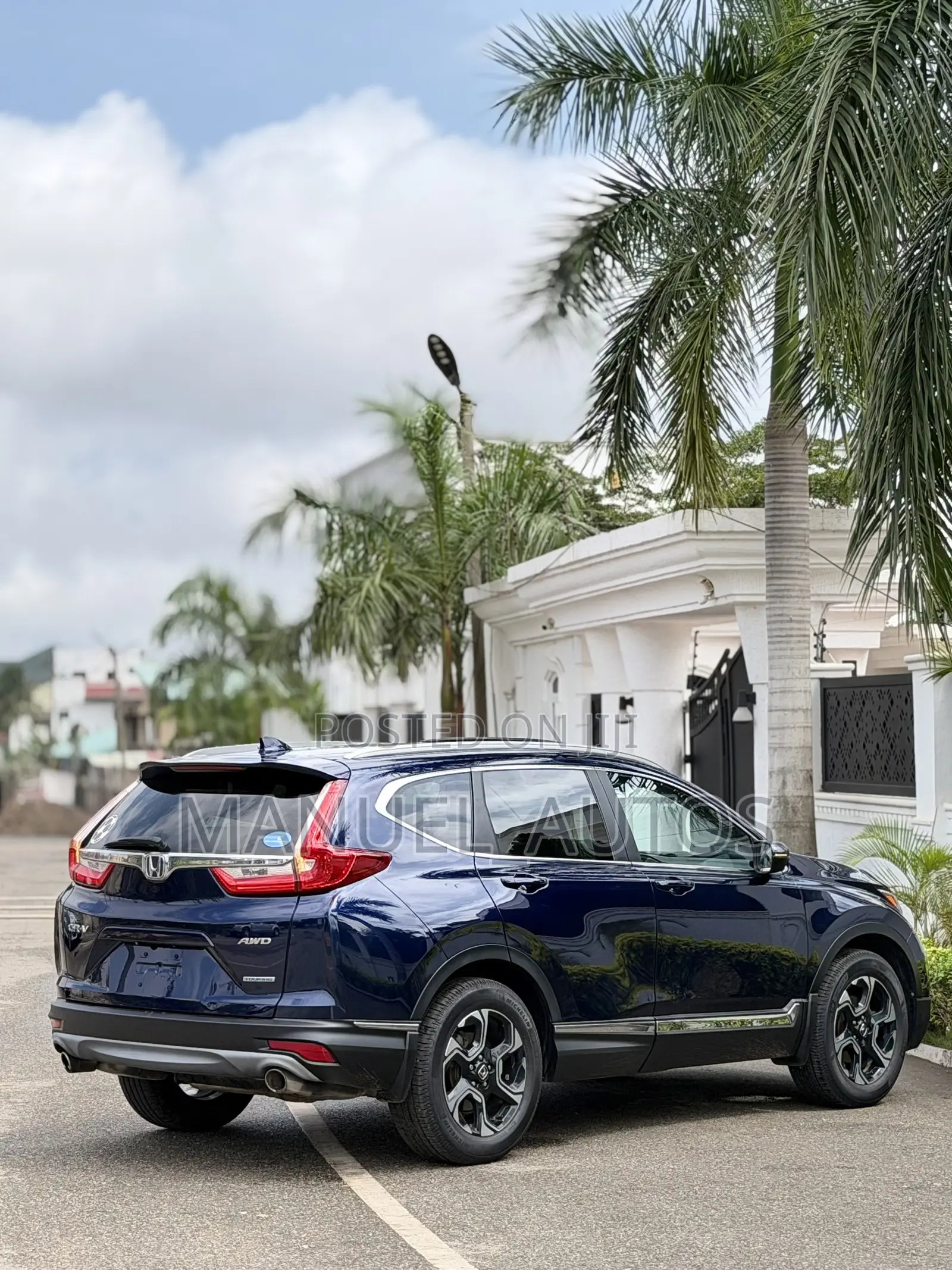 Honda CR-V Touring AWD 2018 Blue