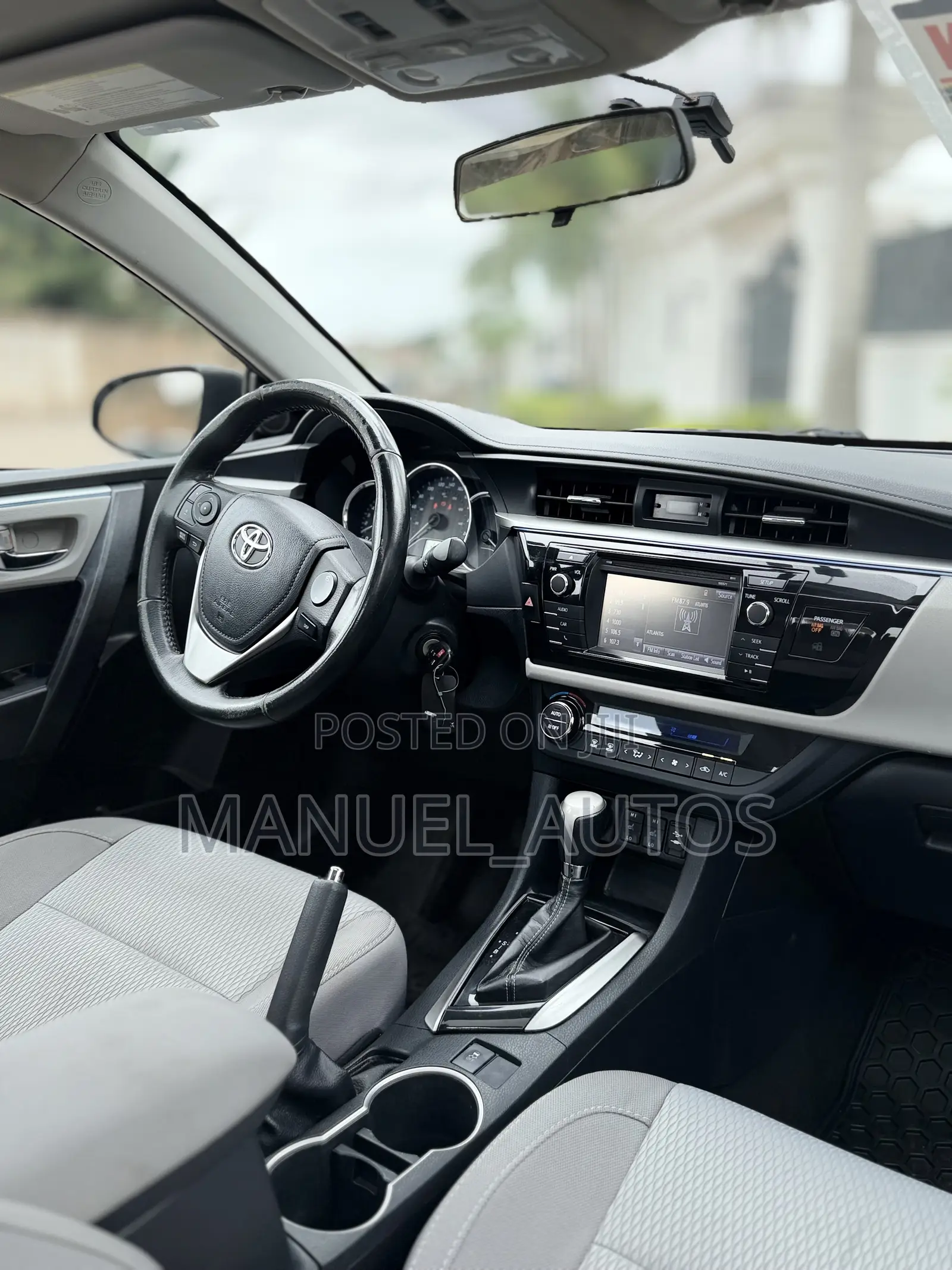 Toyota Corolla LE Premium 4dr Sedan (1.8L 4cyl CVT) 2016 Gray